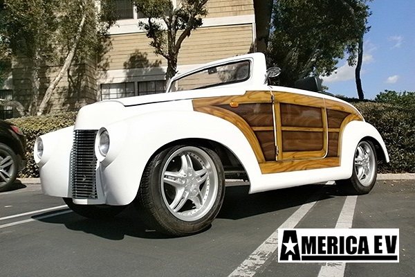 White Woody 39 Roadster 4 Passenger Golf Cart affordable golf cart rental, golf cart rent laguna woods golf cart rental
